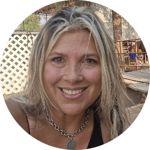 Diana Reyes available notary in Tempe, AZ - 85281