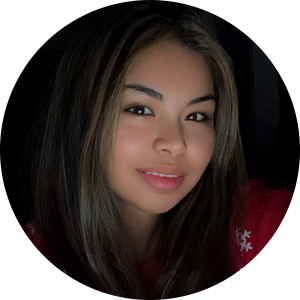 kiana espinal available notary in Central Islip, NY - 11722