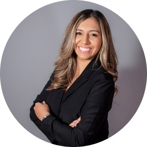 Ivana Olivares available notary in richmond, TX - 77406