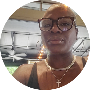 Michelle Smith available notary in DES MOINES, IA - 50317