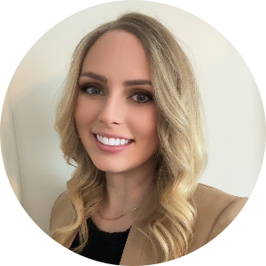 Olivia Yale available notary in visalia, CA - 93291